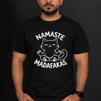 Camiseta Gato Namaste Madafakas | Regular Fit