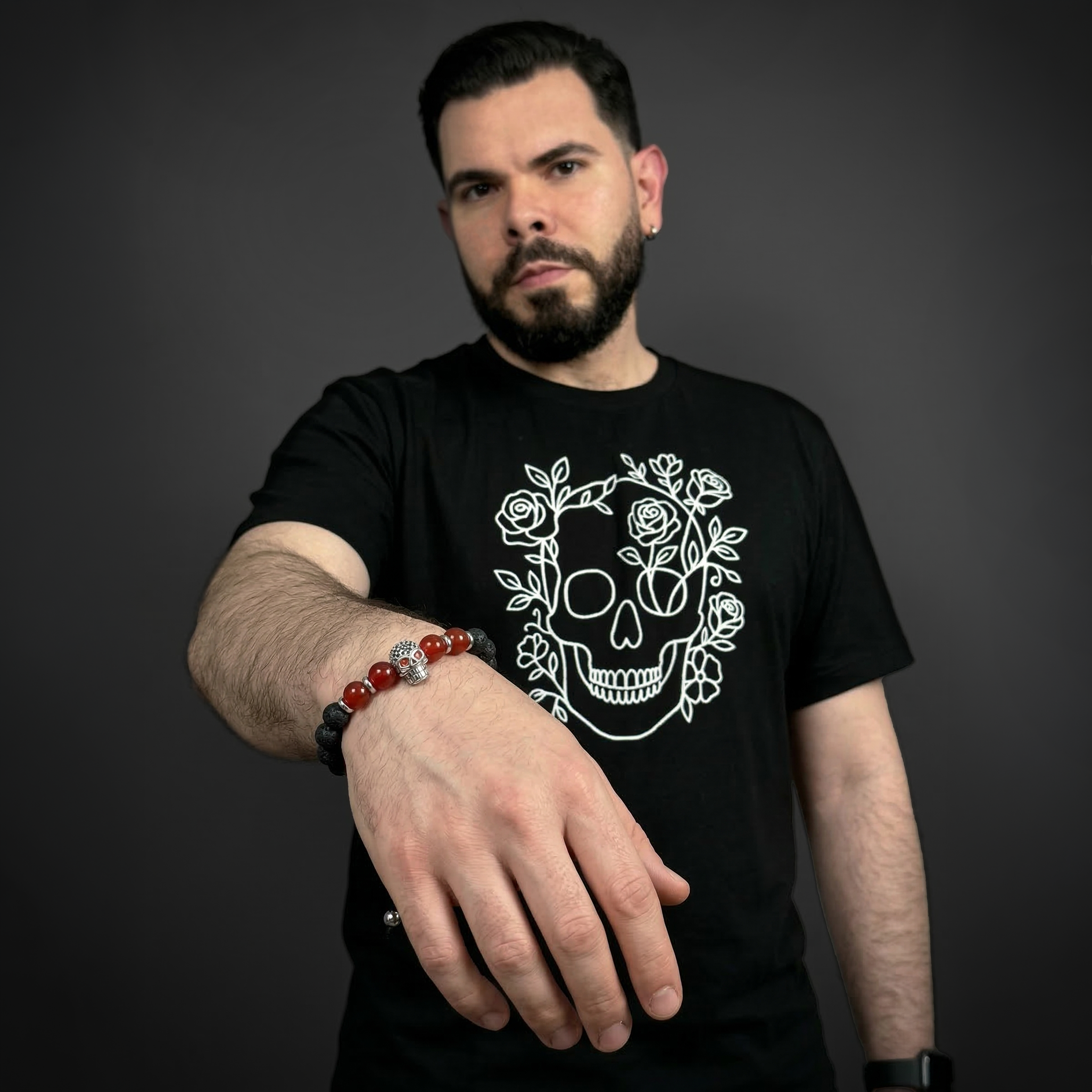 Pack Calaveras: Camiseta Dark Bloom + Pulsera Renacimiento y Fuerza