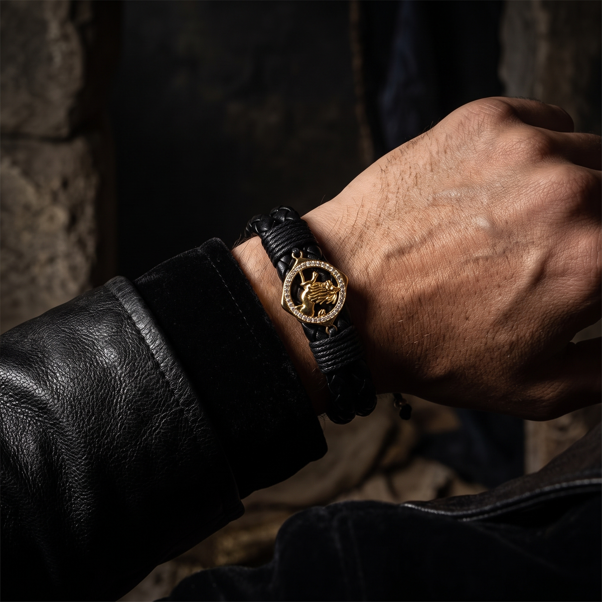 Pulsera León Rampante Cuero Vegano | Autoridad y Liderazgo