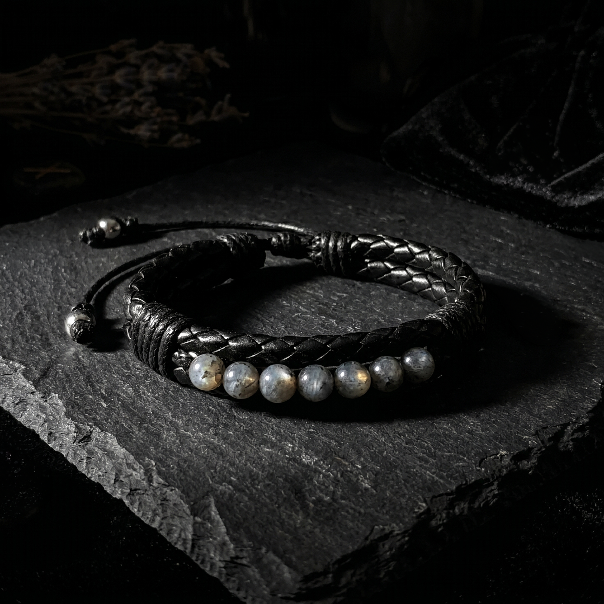 Pulsera Espectrolita | Piedra de Umbral y Cuero Vegano