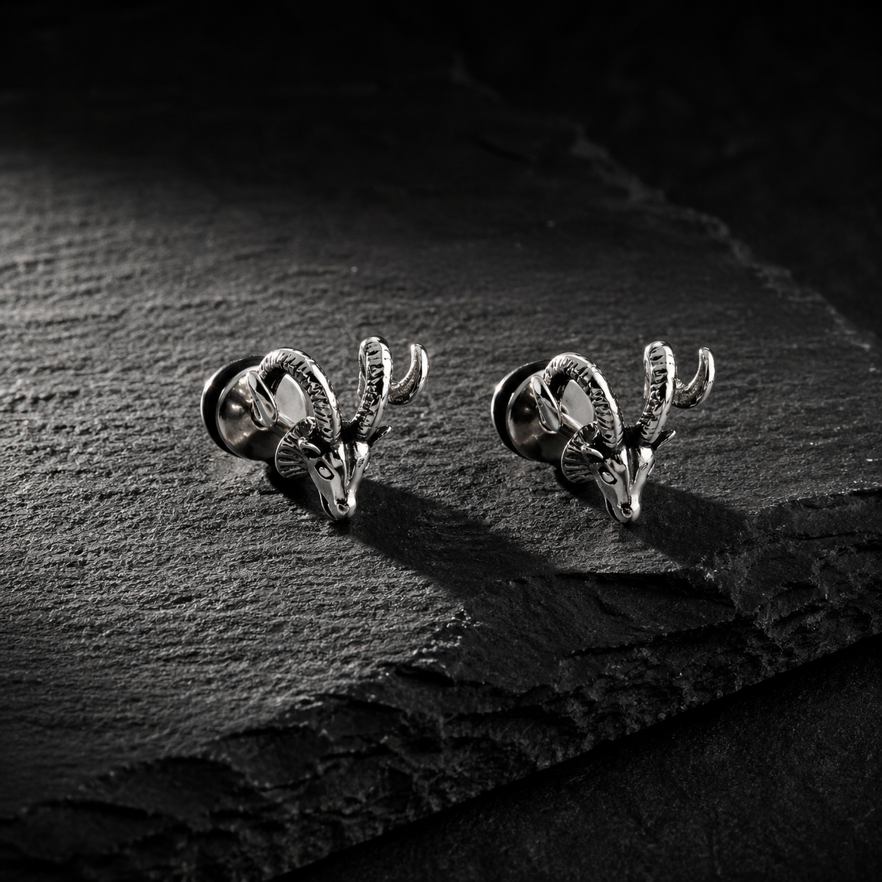 Aretes Oveja Negra | Acero Inoxidable